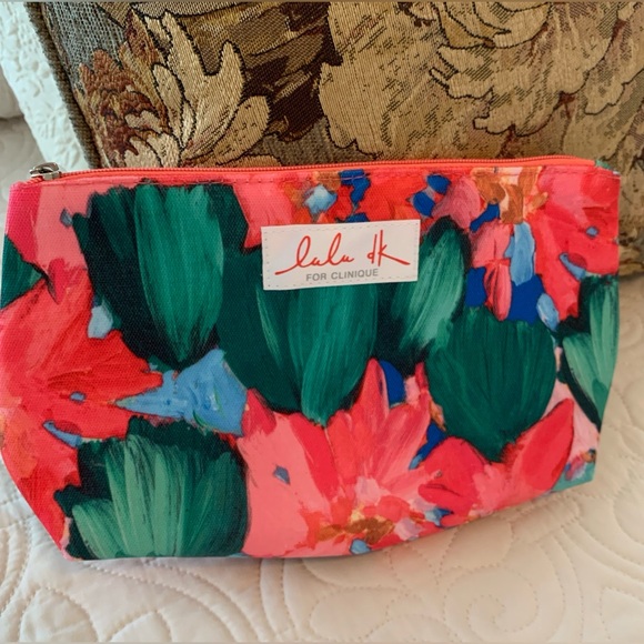 Clinique Makeup Bag - Picture 1 of 4